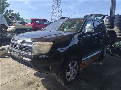 Dacia Duster I bontott alkatrészei