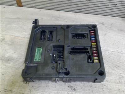 VOLKSWAGEN sharan 00-10 biztosítéktábla bcm bsi bsm sam gem modul utastér