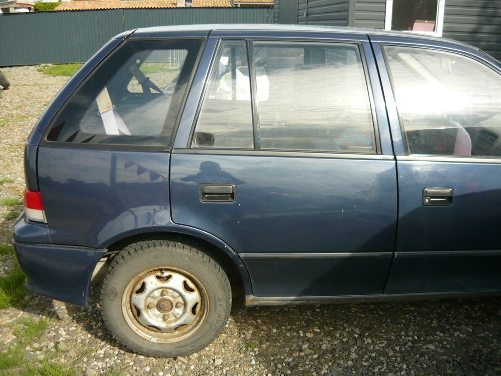 Eladó Suzuki Swift 1.0 GL (993 cm³, 53 PS) 3. kép