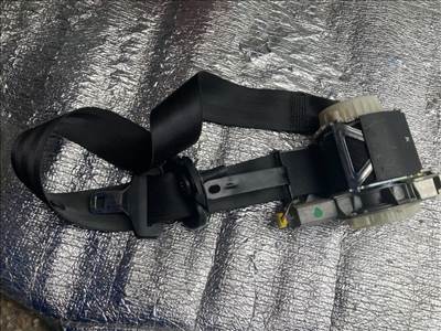 Ford Fiesta Mk6 jobb első biztonsági öv 34054778a