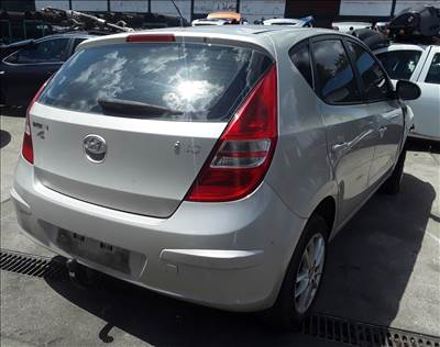 Hyundai i30 (FD) 1.4 Váltó-5 sebességes 