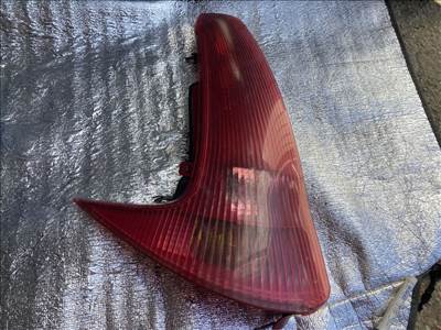 Peugeot 206 bal hátsó lámpa 