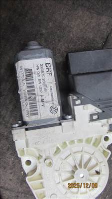 Volkswagen Touran I jobb hátsó ablakemelő motor (1K0959704J)