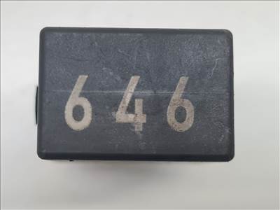 Volkswagen Golf VII 646 relé (35625) 4h0951253c