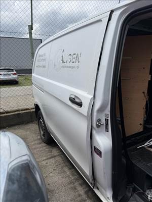 Mercedes Vito (3rd gen) W447 tolóajtó jobb oldali 9147 színkód