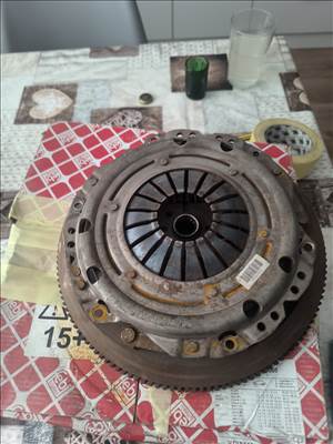 Opel Astra J HAsznált kuplung lendkerekkel opelhez typm200205 typm200204