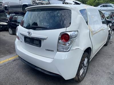Toyota Verso csomagtér ajtó 