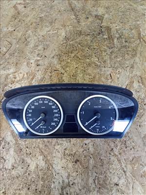 BMW E60 E61 525d 535d óracsoport