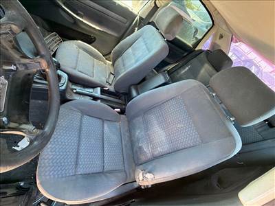 Audi A4 (B5 - 8D) Jobb első Fejtámla *166258*