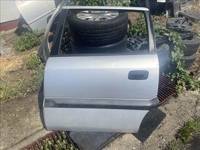 Opel Zafira A Bal hátsó ajtó 