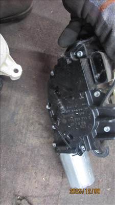 Volkswagen Touran I hátsó ablaktörlő motor (1T0955711C)