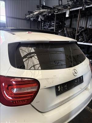 Mercedes A-osztály W176 csomagtérajtó 