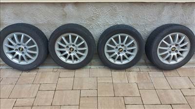 Chevrolet Lacetti Platinum 15" sérülésmentes alufelni garnitura eladó használt gumikkal szerelve.