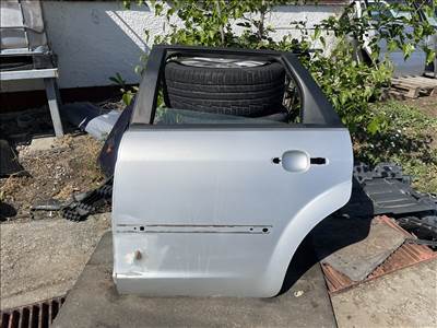 Ford Focus Mk2 Bal hátsó ajtó 