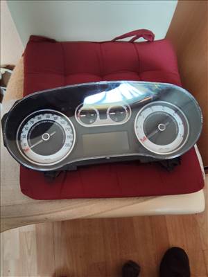 Fiat 500L kilométer óra óracsoport  51913542 a2c32922600
