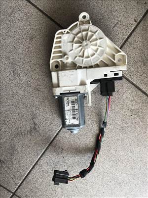 Skoda Superb II 3T bal első ablakemelő motor 8K0919801
