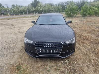 Audi A5 (B8 - 8T) bontott alkatrészei 3.0 TDI CDU CLA CKV s-line alkatrészek. Szinkód LZ9Y
