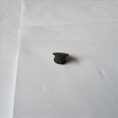 Alfa Romeo 147 , Gt kilométer óra rögzítő csavar takaró kupak 46792648