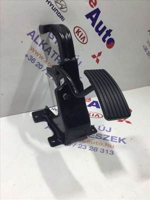 Kia K2500 Bongo gázpedál bowdenes 327104E300