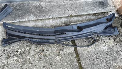 Toyota Corolla Verso (AR10) levèlrács