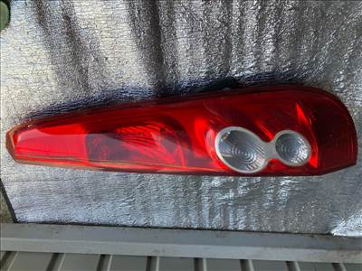 Ford Fiesta Mk5 jobb hátsó lámpa  6s6113404a