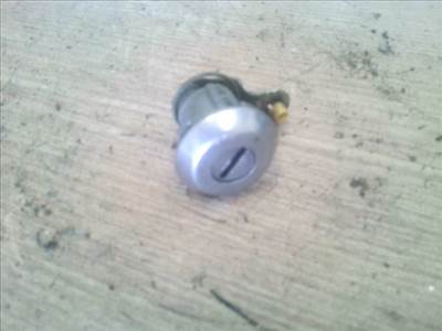SUZUKI ALTO 02-09 Bal első ajtó dugózár