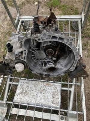 Hyundai Coupe GK váltó 4300028713-BON