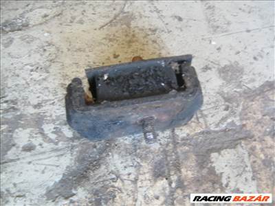 Mazda E 2200 motortartó bak 