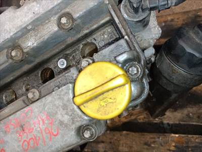 Opel Corsa C 1.2 Olajbeöntő Sapka *164998*