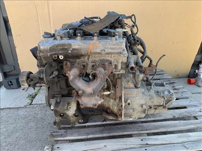 Nissan QG15DE 1.5 fűzött blokk hengerfejjel 
