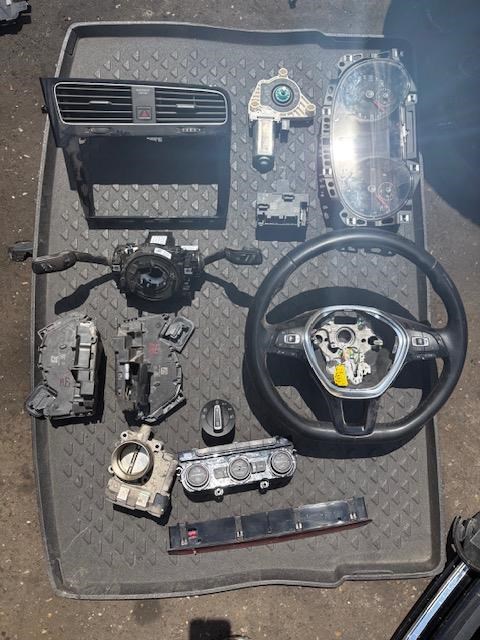 Volkswagen Golf VII (A7 Typ 5G) CZDA, RSW, Led fényszórók, LC9X  4. kép