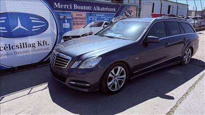 Mercedes E 200 CGI M271 (W212) bontott alkatrészei