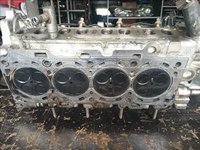 Toyota Corolla Verso (E121) 2.2 D-Cat hengerfej 2.2D-CAT 