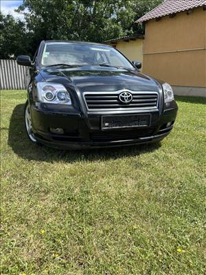 Toyota Avensis (T250) bontott alkatrészei