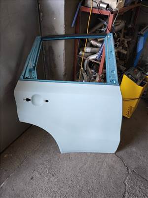 Suzuki Vitara jobb hátsó ajtó 