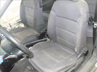 Audi A3 (8L) 1.6 Ülés