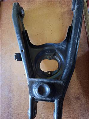 Skoda 105, 120, 130 Alsó lengőkar  113420022