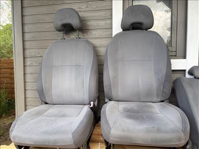 Toyota prius 2 ülésgarnitúra 