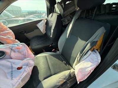 Renault Clio III Jobb első Fejtámla *156715*