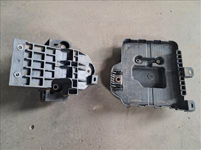 Suzuki SX4 S-Cross I akkumulátor tartó 72521-61M00 72522-61M00