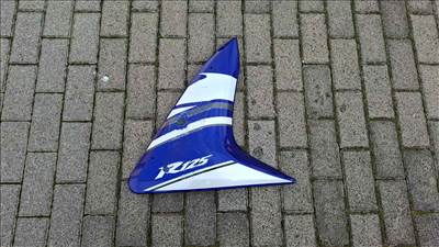 Yamaha yzf125r jobb első idom 