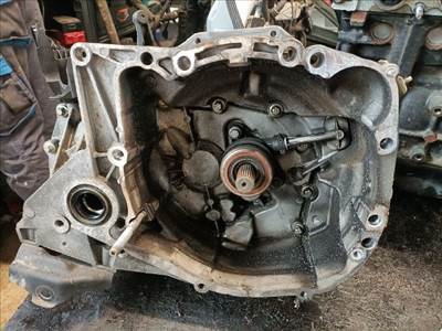 Renault Clio IV 1.2 16V - Váltó (Mechanikus) 112533062ra