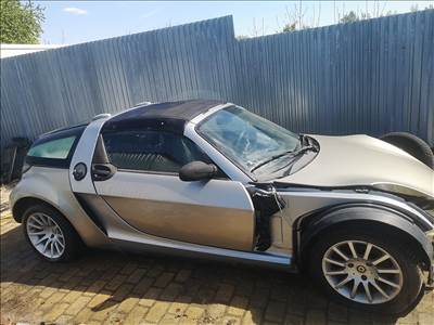 Smart Roadster bontott alkatrészei vagy egyben bontásra eladó