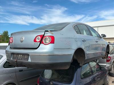 Volkswagen Passat B6 Jobb hátsó Gumikéder *164184*