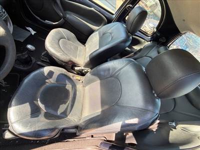Ford Ka Mk1 Jobb első Fejtámla *163753*