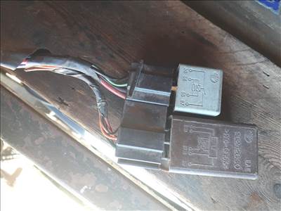 Daewoo Lanos 2001 1.6 16V SX relé foglalattal 90244312 96242630