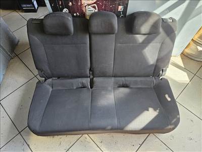Suzuki Ignis II hátsó ülés