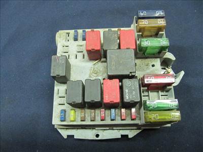 Fiat Stilo benzin külső biztosíték tábla 51759553
