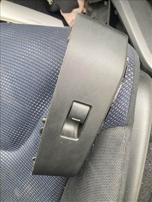Honda Jazz (GE) jobb első ablakemelő kapcsoló 2008
