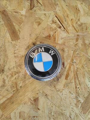 BMW E81 E87 csomagtér nyitó embléma